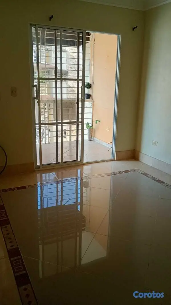 apartamentos - ¡De oportunidad!  Venta de Apartamento  2
