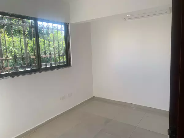 oficinas y locales comerciales - Local en los prados  3