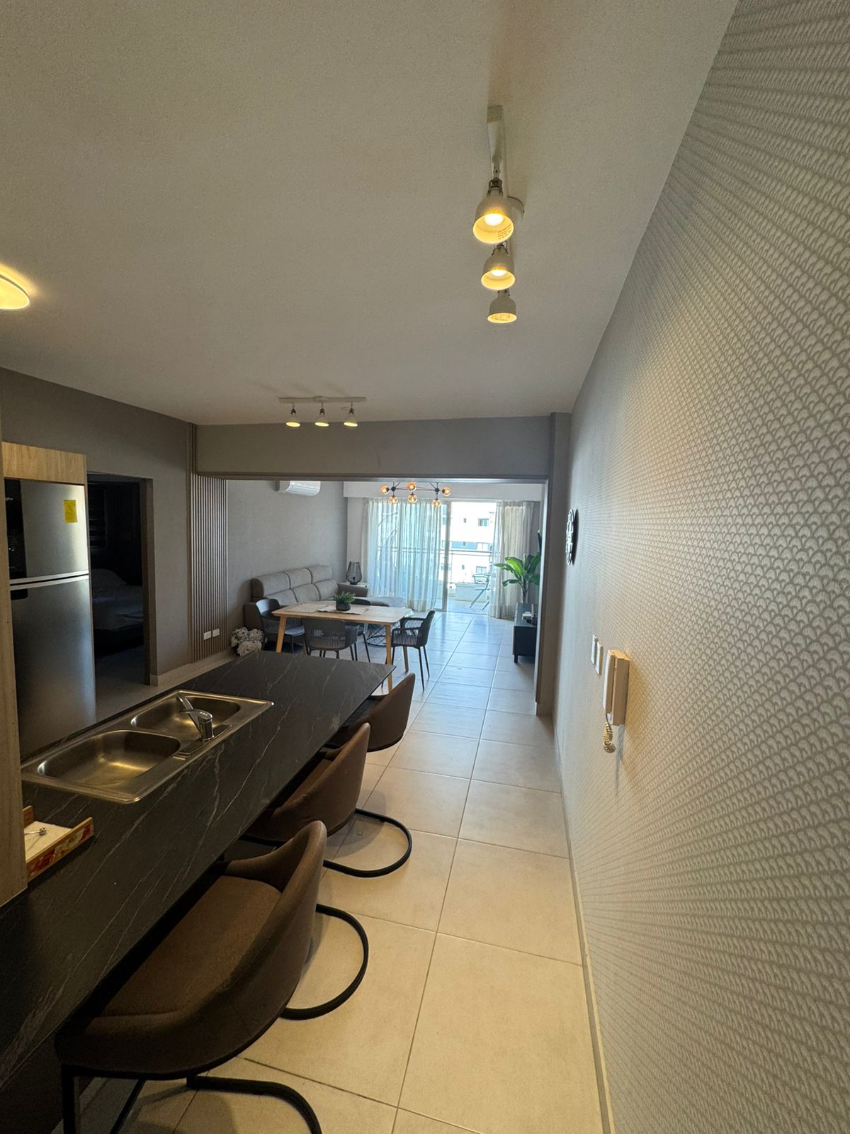 apartamentos - Apto Alquiler Naco  piso 8 con 2 habitaciones 2.5  5