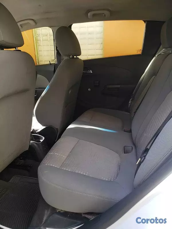 carros - Chevrolet Sonic 2013 8