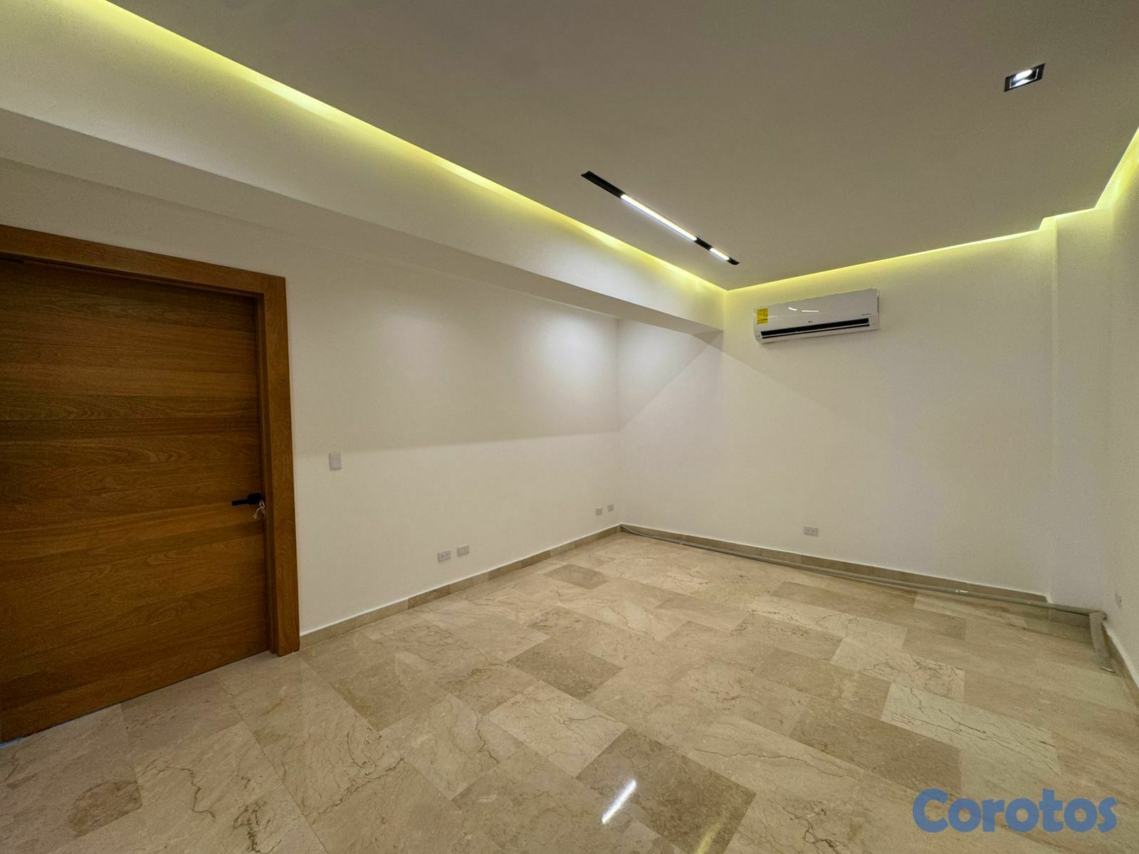 apartamentos - 📍 Alquiler en La Esmeralda, Apartmanto de 3 habita 4