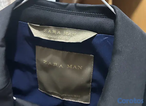 ropa para hombre - Traje negro completo y chaqueta azul marca Zara 5