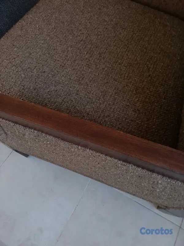muebles y colchones - Butaca  tapizada  con ribetes de caoba  2