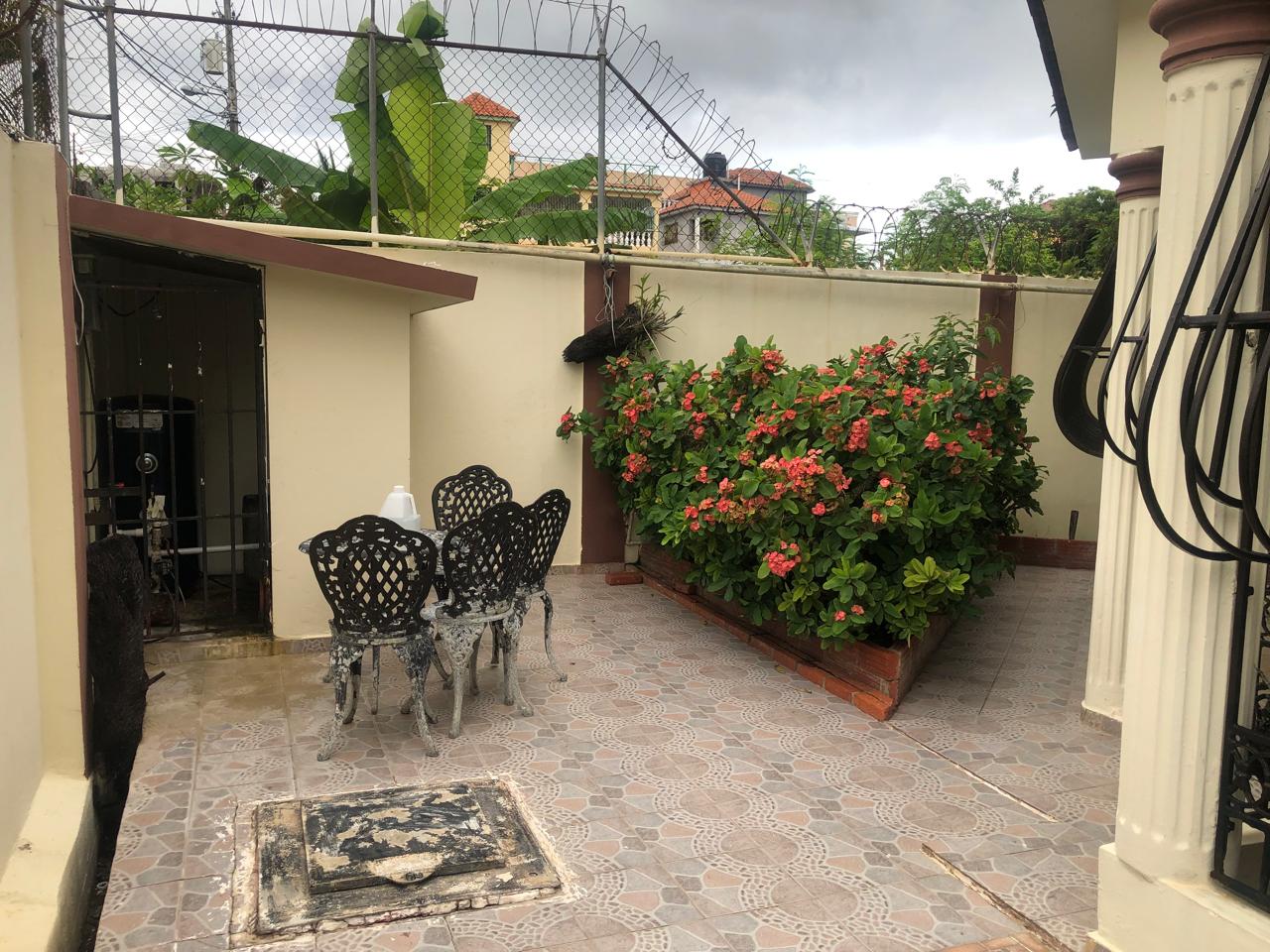 casas - Casa de 3 Niveles en el RESIDENCIAL MIRADOR DEL OESTE, 425 Mts2, 4 HABS, Terraza 7