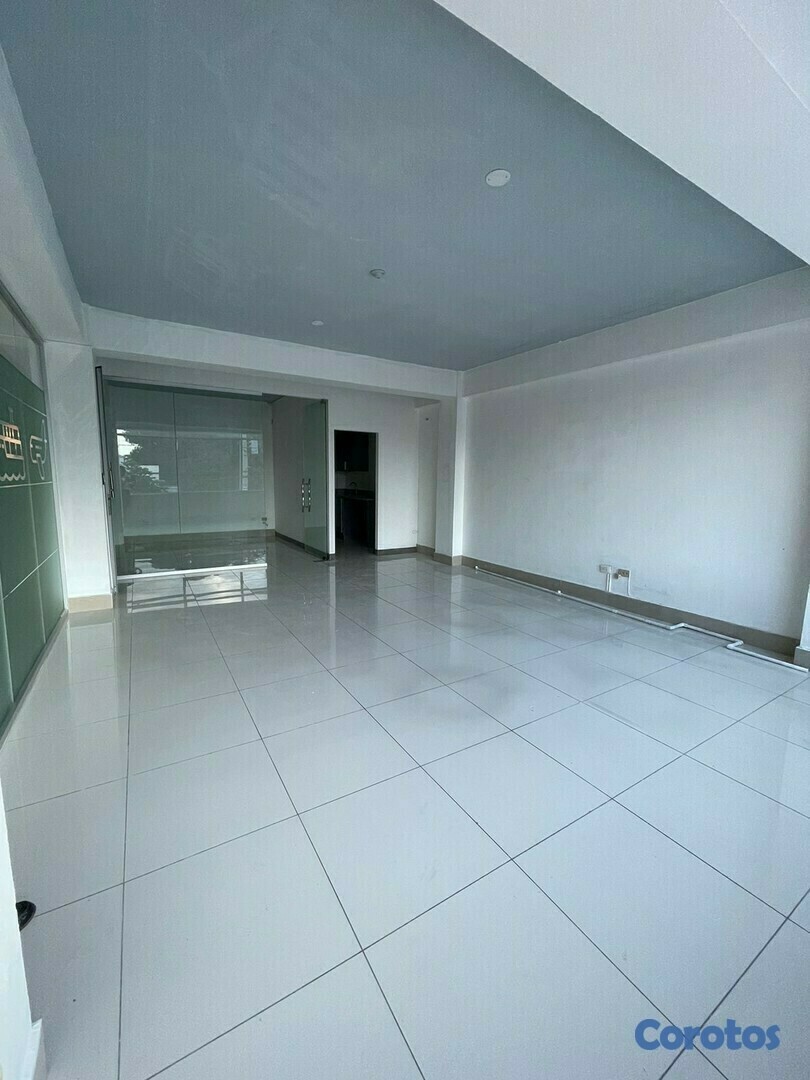 oficinas y locales comerciales - Alquilo Local En Los Prados Con Excelente Ubicación CÓDIGO: PD09

 1