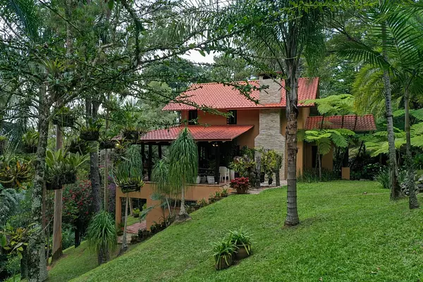 casas vacacionales y villas - Espectacular Villa en Monte Bonito, Jarabacoa  1