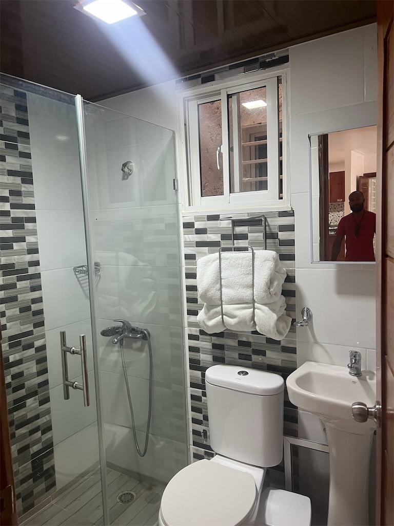 apartamentos - Vendo en residencial palma real segundo nivel amueblado  4
