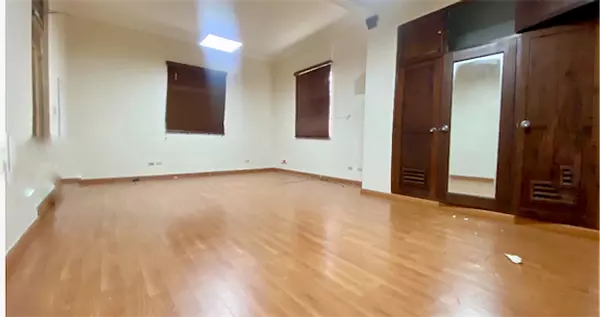 oficinas y locales comerciales - Amplia casa para oficinas en gazcue 6