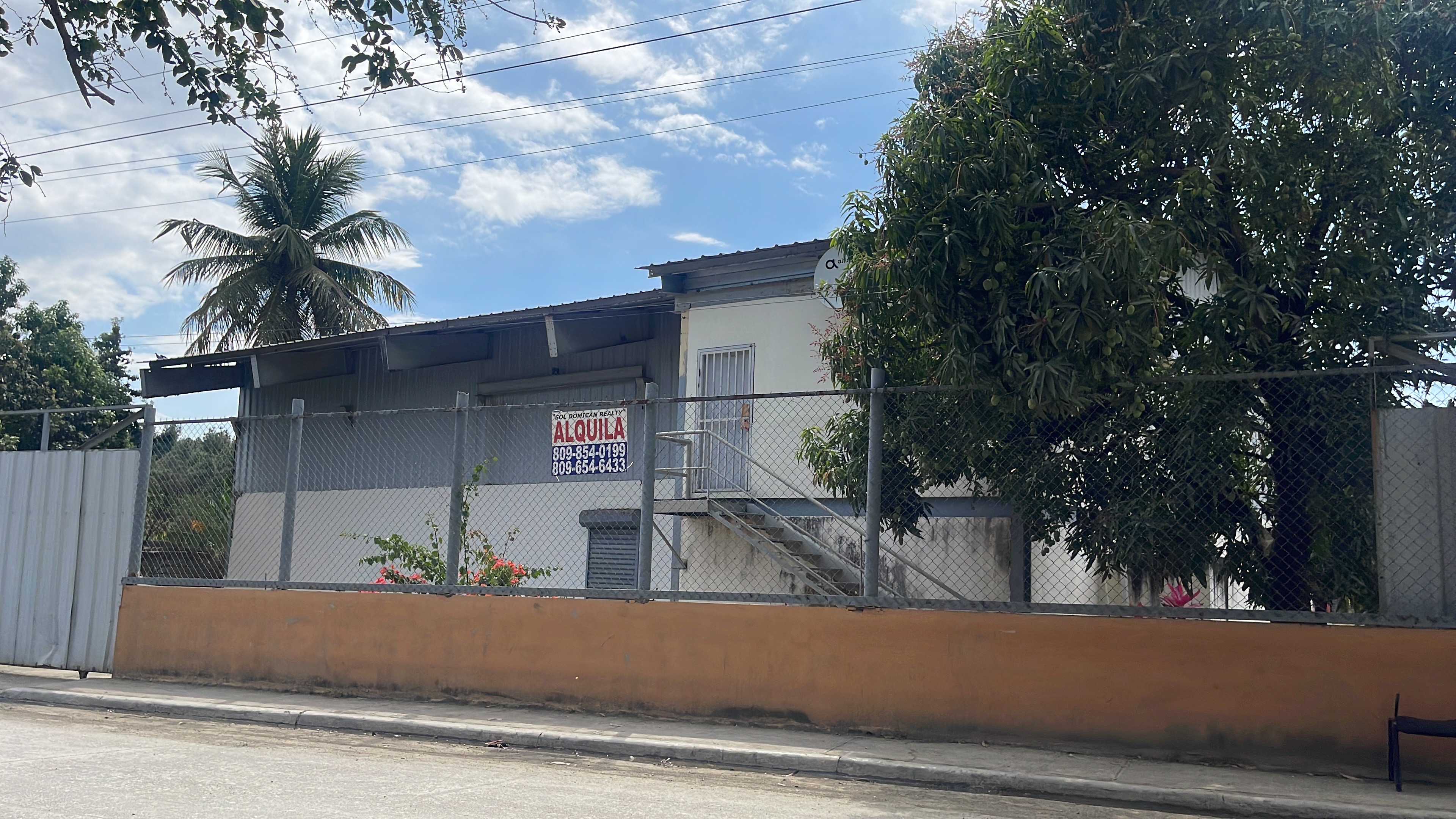 oficinas y locales comerciales - RENTO NAVE COMPLETA, TECHO DOBLE ALTURA Y AMPLIAS OFICINAS 7