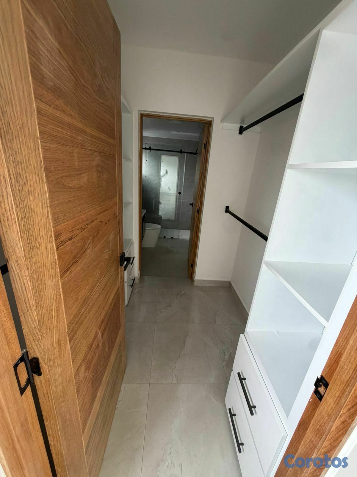 apartamentos - Apartamento segundo nivel con amplia terraza front 4