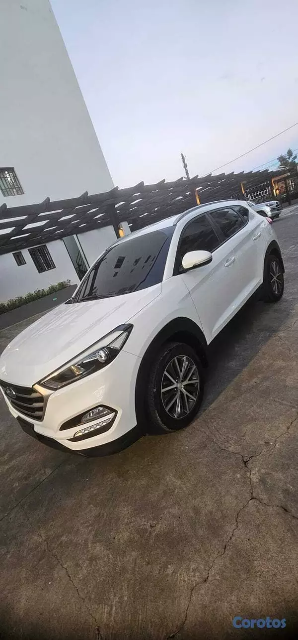 jeepetas y camionetas - HYUNDAI TUCSON 2017 4