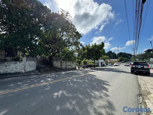 casas - Casa con Potencial Comercial en Venta en Av. Caonabo, San Francisco de Macorís 6