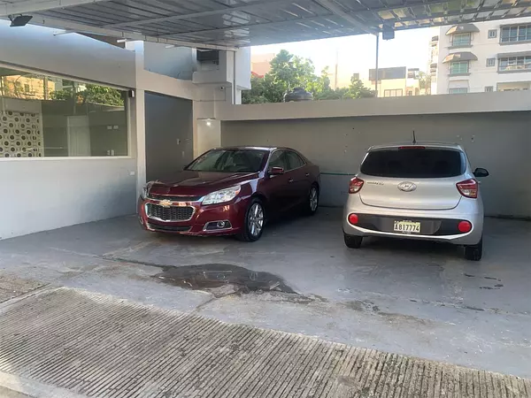 oficinas y locales comerciales - Local en los cacicazgos con terraza 4