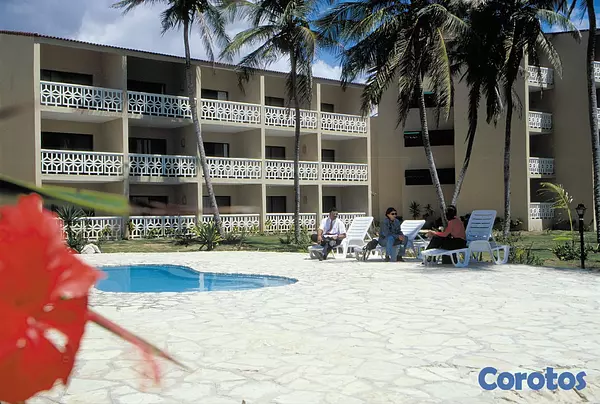 solares y terrenos - Gran Solar de Playa Juan Dolio con mejora de hotel 2
