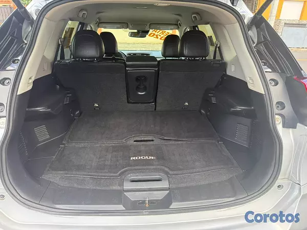 jeepetas y camionetas - Nissan Rogue SL 2020 7