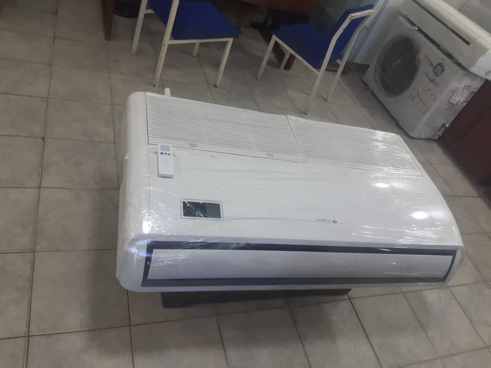 aires acondicionados y abanicos - 🔴Aire acondicionado de 24000BTU piso techo🔴 2