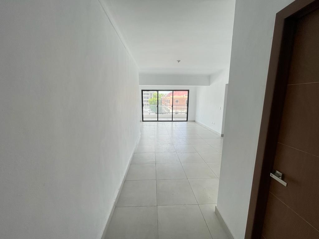 apartamentos - Apartamento 4to piso en Evaristo Morales  0