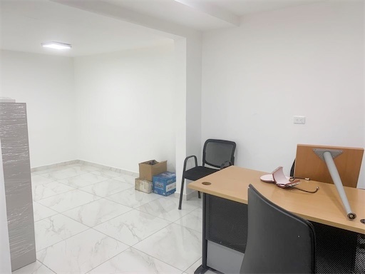 oficinas y locales comerciales - Local en el millon 450 Us  2