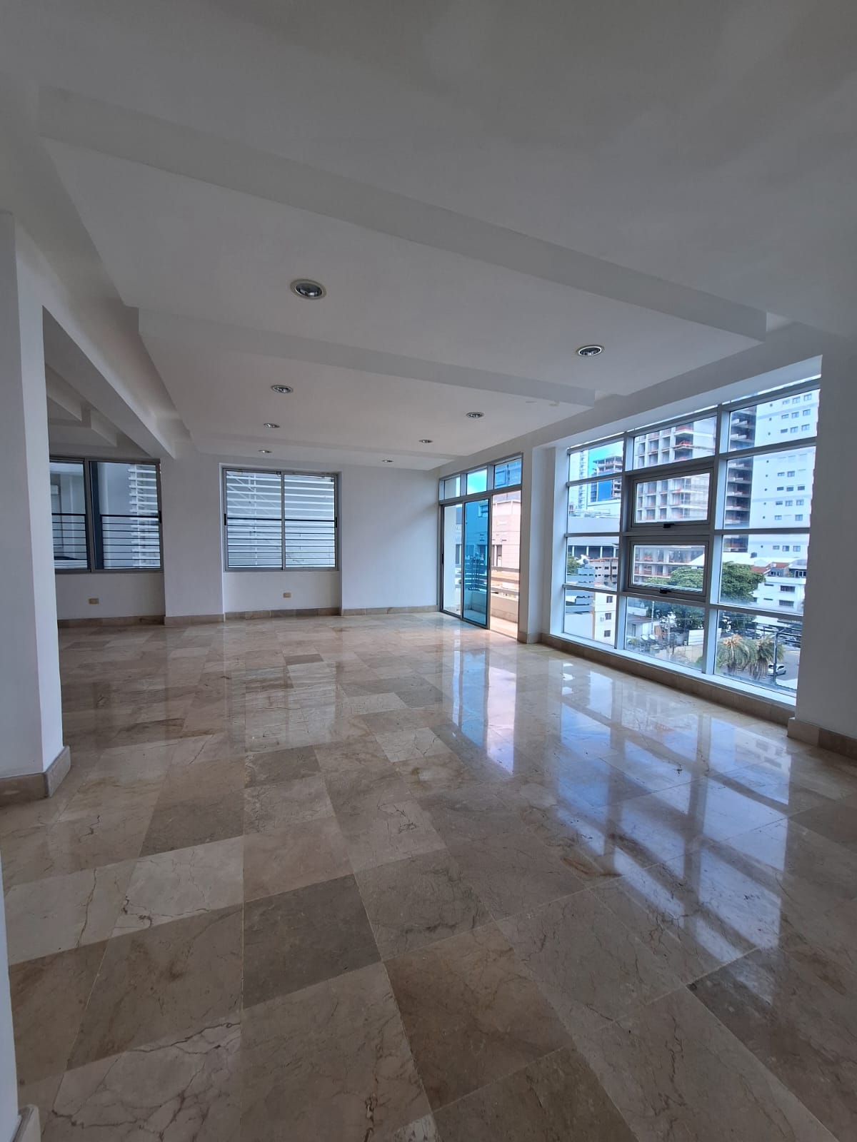 apartamentos - Rento apartamento en piantini piso en marmol
