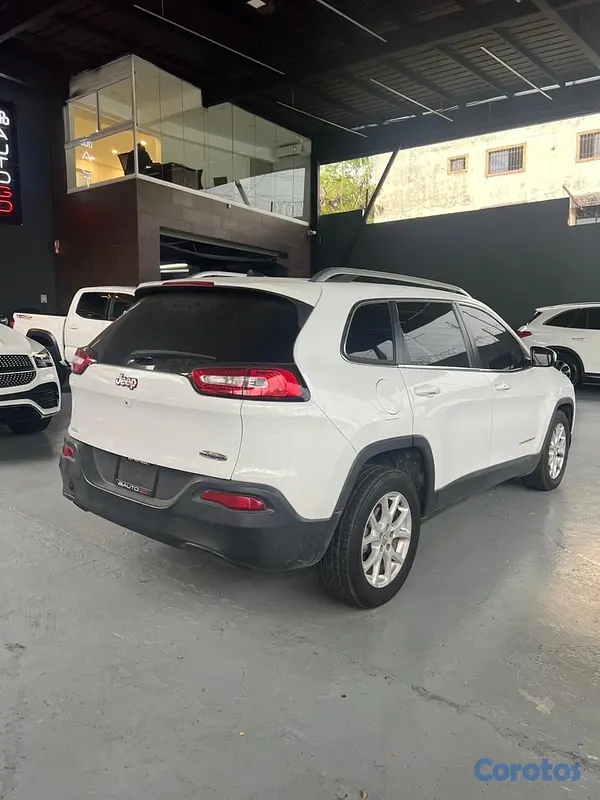 jeepetas y camionetas - jeep Cherokee lactitud plus  3