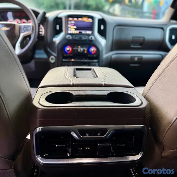 jeepetas y camionetas - CHEVROLET SILVERADO LTZ DURAMAX 4x4 2020 6