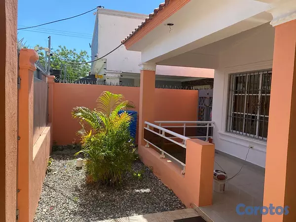 casas - Casa de un nivel amplia, con patio y preparada par 6
