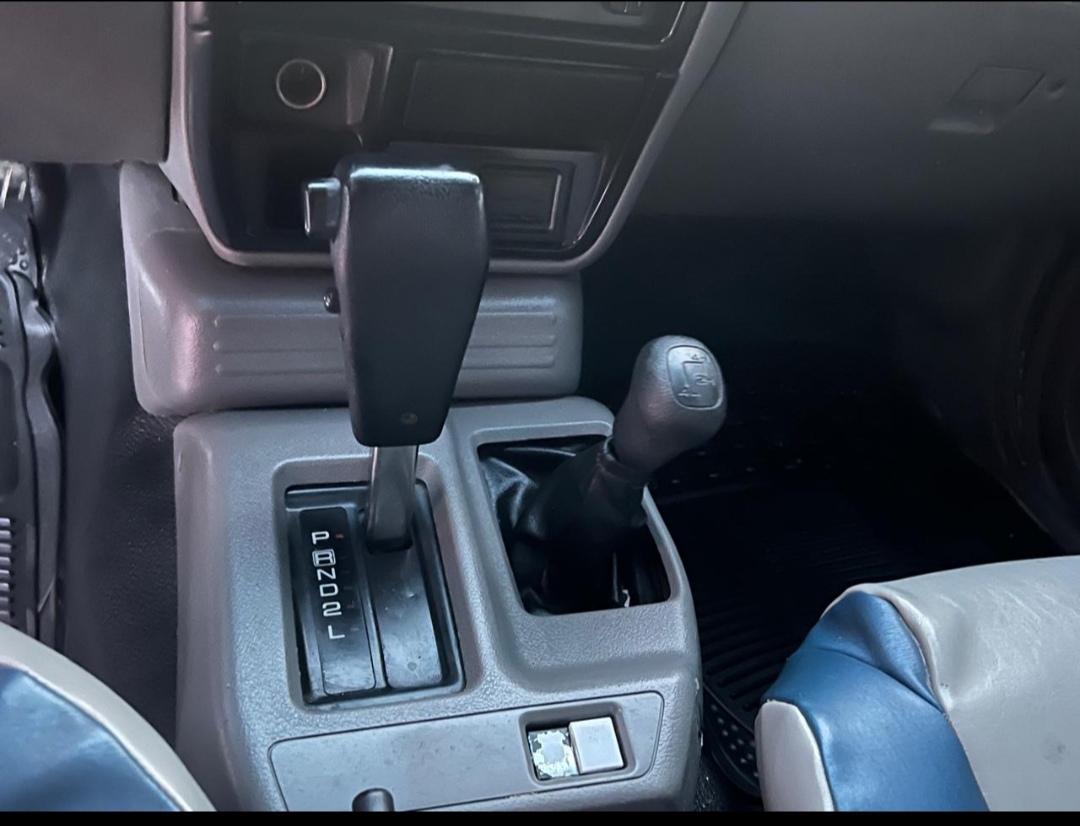 jeepetas y camionetas - Isuzu Kb 4x4 Automática  1