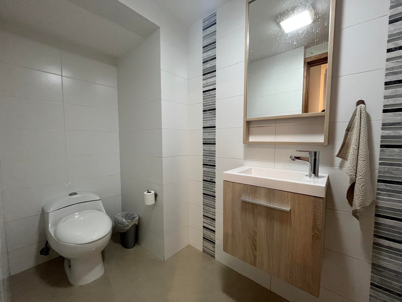 apartamentos - Amplio apartamento completamente amueblado en torre familiar con áreas sociales  7