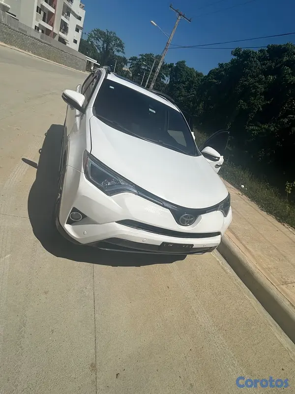 jeepetas y camionetas - Rav4 XLE 2018  4