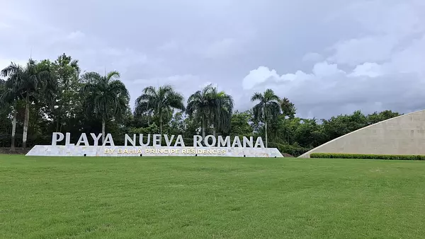 casas vacacionales y villas - VILLA EN VENTA DE 960m2 EN PLAYA NUEVA ROMANA 4