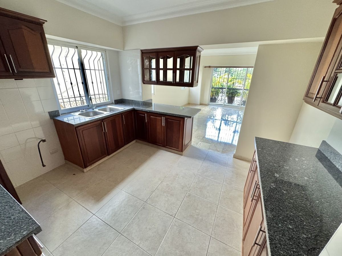 apartamentos - Apartamento 2do piso   Urb. Real  10