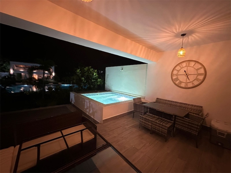 apartamentos - Venta de apartamento con jacuzzi Juan Dolio 2da línea de playa 