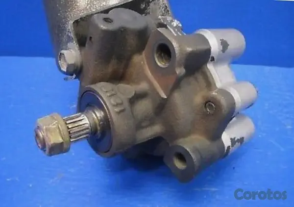 repuestos - Vendo Bomba hydraulica para Toyota 1998 4Runner power steering pump 2