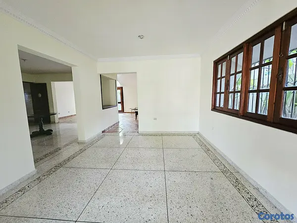 casas - Alquiler de Casa en Ensanche Julieta Morales 2