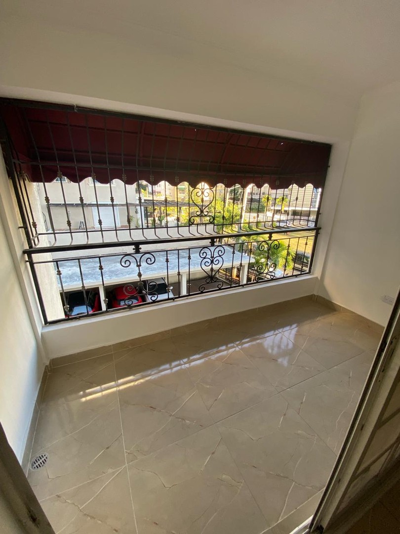 apartamentos - Alquilo amplio apto clásico/remodelado, 3er piso, en Renacimiento Código: PD174 5
