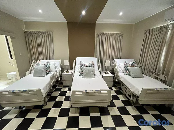 oficinas y locales comerciales - Casa en Venta en Gazcue, Santo Domingo | Ideal para Clínica o Centro de Estética 3