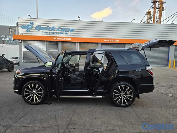 jeepetas y camionetas - OFERTA! TOYOTA 4RUNNER 2020 SR5 EN COMO NUEVA 6