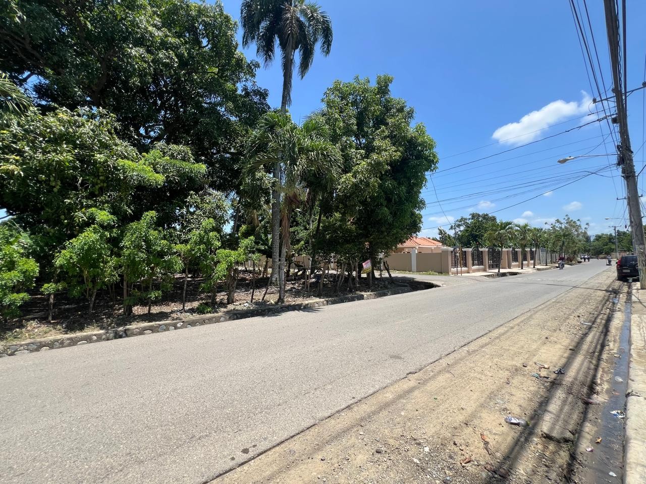 solares y terrenos - Solar en Guayabal, SANTIAGO, 1,239 Mts.2 en La AV. RAMON MARIANO GRULLON 2