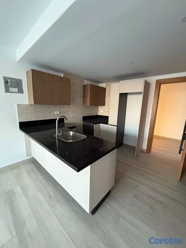 apartamentos - Urb. Real Torr Moderna, área social, ejecutivo busca Tranquilidad y el confort  4