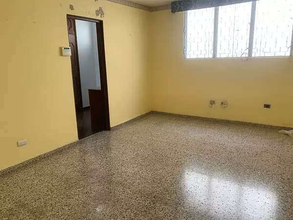 oficinas y locales comerciales - Casa con fines comerciales los prados 3