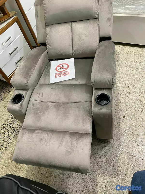 muebles y colchones - *SILLON RECLINABLE*

SILLON RECLINABLE 
COLOR CREMA
MODELO LV6141B-G
 4