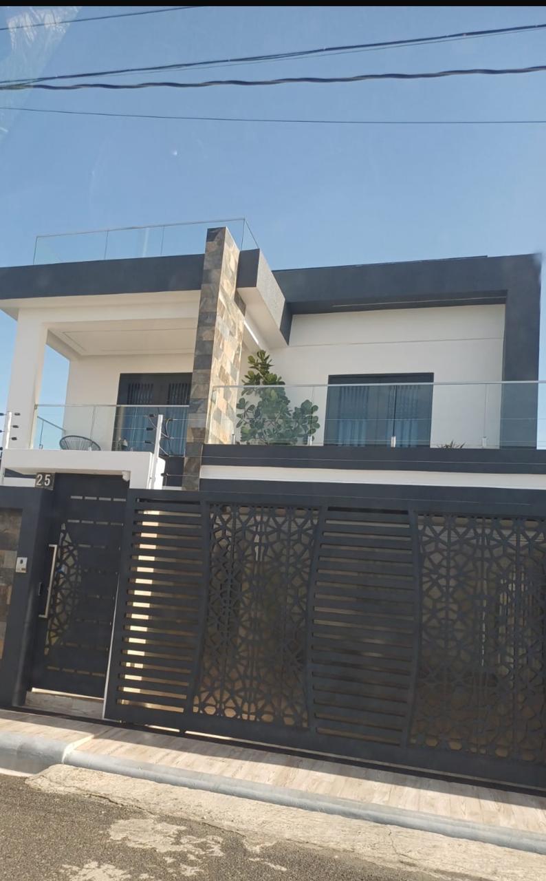casas - Casa de dos niveles con 4 habitaciones (H.A), B. O 0