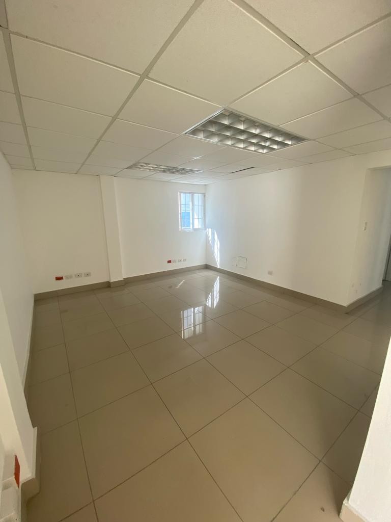 oficinas y locales comerciales - ALQUILO Amplio Local Comercial 2do Piso En El Vergel
CODIGO: PD127 2