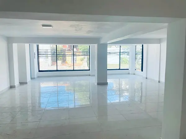 oficinas y locales comerciales - Local céntrico y comercial  5