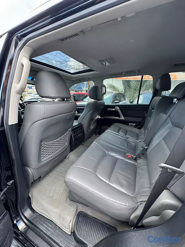 jeepetas y camionetas - Toyota Land Cruiser VX 2010 5
