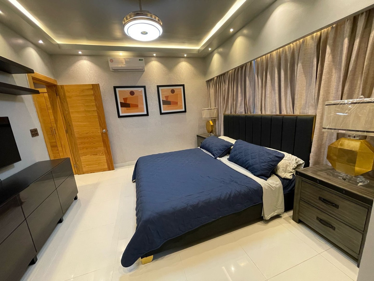 apartamentos - Apartamento en Venta Amueblado
PIANTINI
USD 380,000.00
Mantenimiento: RD$9,500.0 4