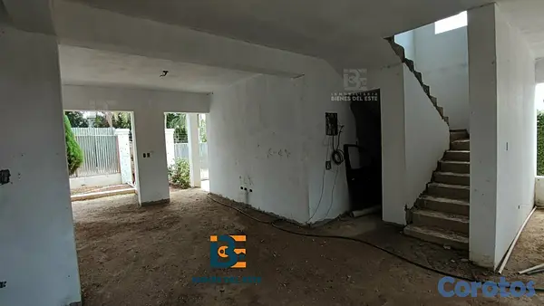casas - Se venta esta Casa de 2 niveles en construcción en 7