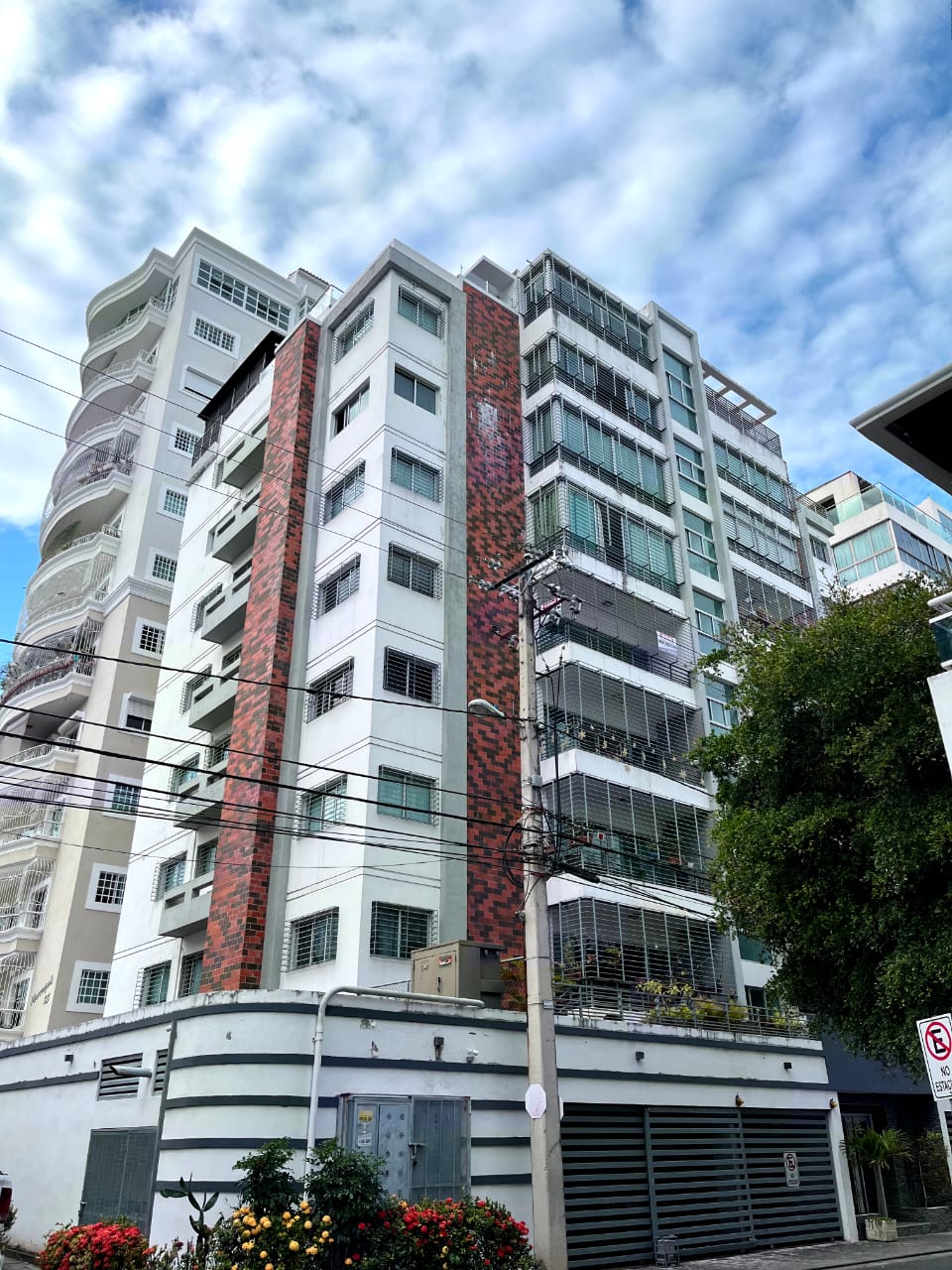 apartamentos - VENDO APART. DE 186 MTS EN TORRE FAMILIAR EVARISTO 9