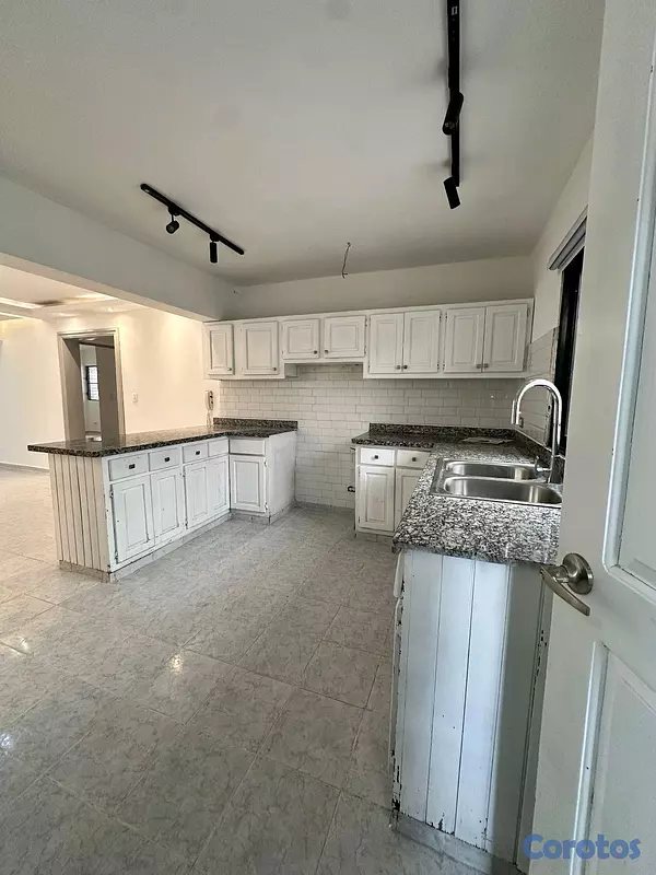apartamentos - Amplio y ventilado | 104 m2 | 1er piso | próximo a la av. Caonabo con 27  5