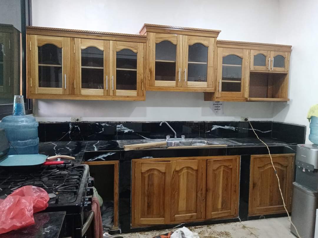 cocina - Gabinetes en madera de caoba 🌳 